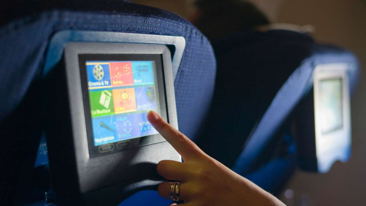 5 Gadgets to Beat Boredom on a Long Trip